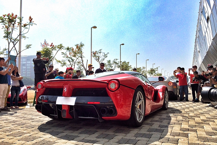LaFerrari- Pure Metaphysics