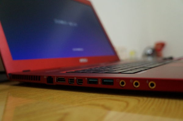 【開箱】筆電也要高調奢華,MSI GS70 Stealth Pro熱情紅
