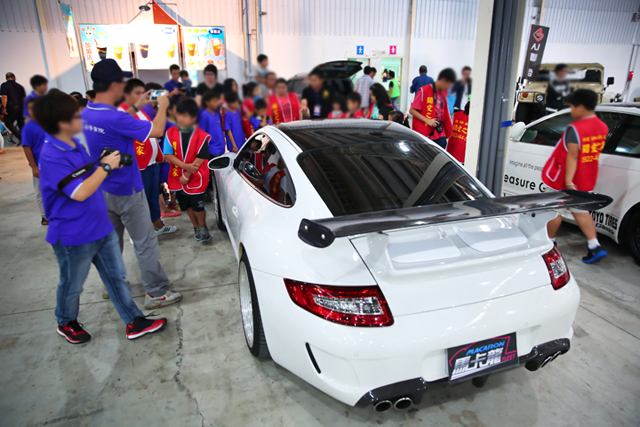 --愛心永不滅--馬卡龍車隊公益愛心園遊會與Michelin Pilot Super Sport高速路段使用感想