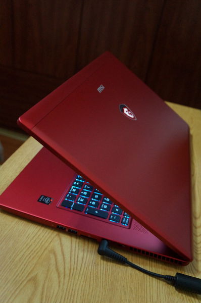 【開箱】筆電也要高調奢華,MSI GS70 Stealth Pro熱情紅