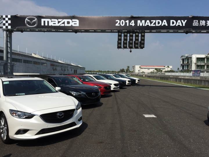 顛覆,得以超越。2014 MAZDA Day品牌賽道體驗日之MAZDA2順便開箱