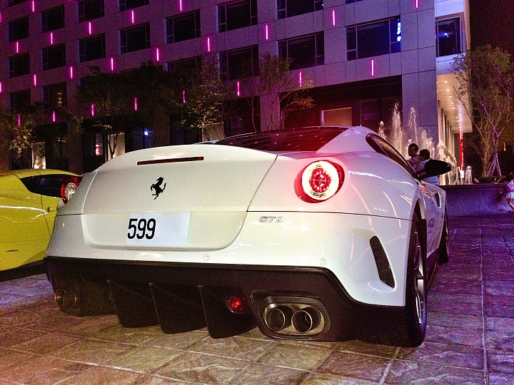 LaFerrari- Pure Metaphysics