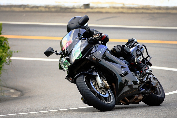 重車日誌29:極端的雙子性格-VFR800