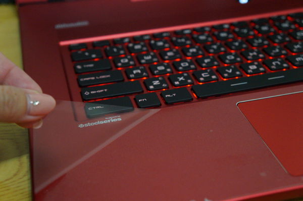 【開箱】筆電也要高調奢華,MSI GS70 Stealth Pro熱情紅
