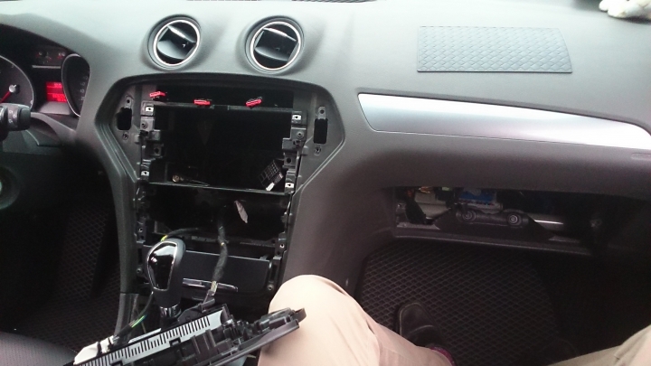 Mondeo MK4 歐規SONY音響上身