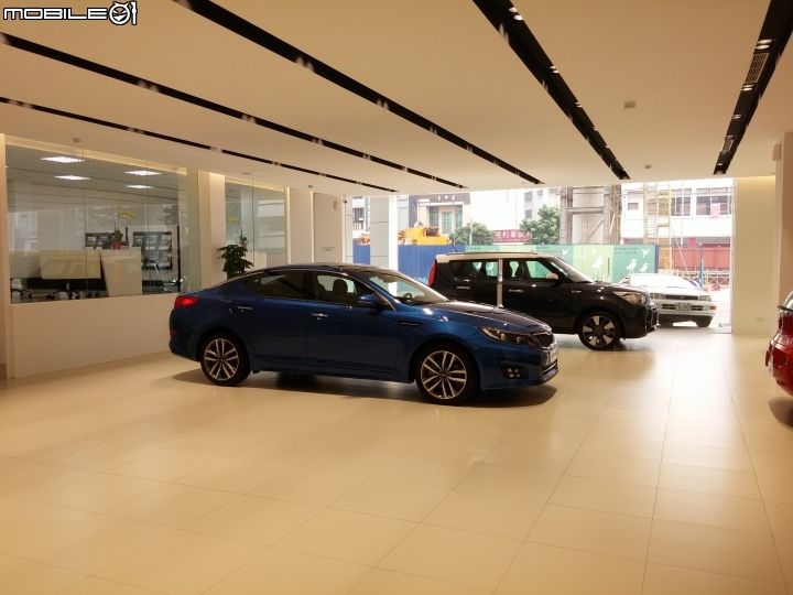 台中KIA賞車(圖多,手機畫質) 新增CARENS 多圖
