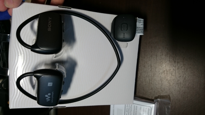 SONY NWZ-WS610 防水藍牙耳機+收納盒開箱(台灣型號NWZ-WS613)