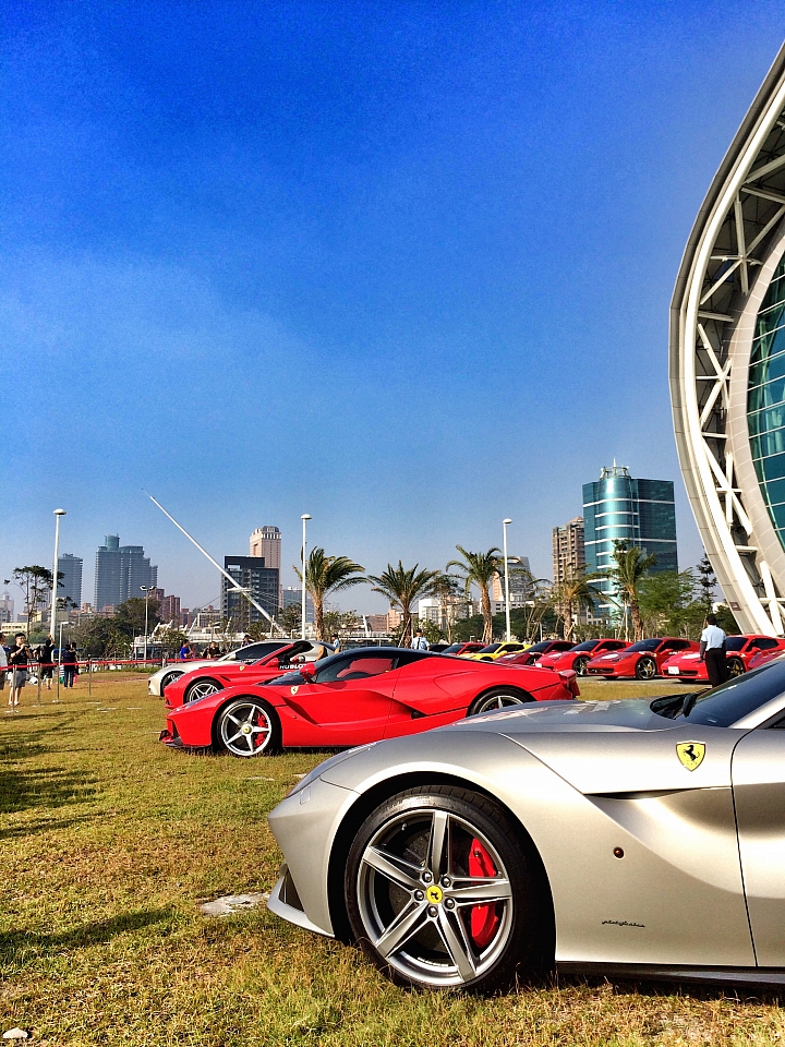 LaFerrari- Pure Metaphysics