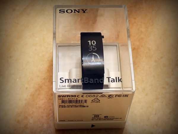 來自 星際效應後的時尚科技 SONY SMARTBAND TALK