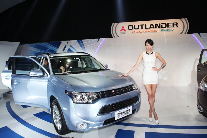 跟冏冏頭告白吧!全新三菱 Outlander 雙動力大改款發表!