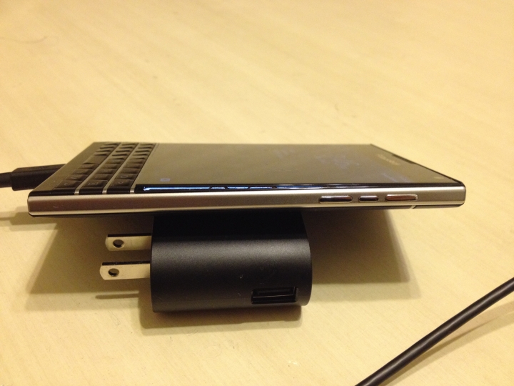 Mayday! Blackberry Passport down! 救命!黑莓護照出事了!