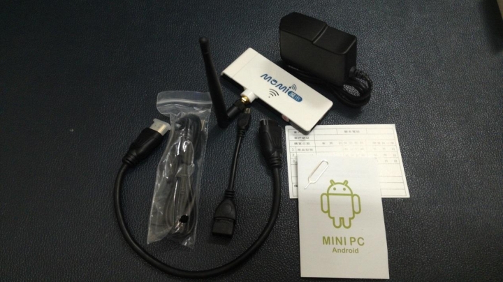 MINI PC 魔米M1 android Quad Core 電視棒(開箱)