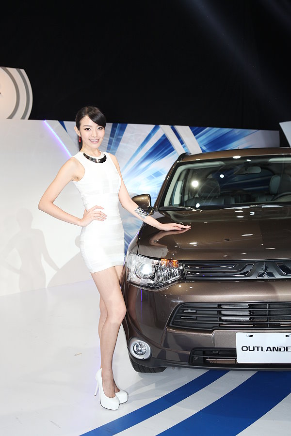 跟冏冏頭告白吧!全新三菱 Outlander 雙動力大改款發表!