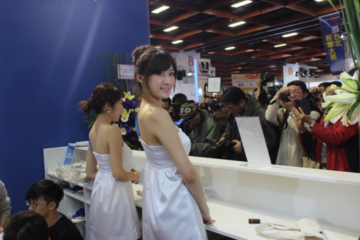 2014台北辣妹展,順便看看車;綜合評比:福特勝!!!