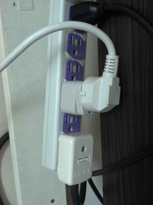 排插也能開箱? C/P值超高的正泰電工NEA1-520 萬國排插
