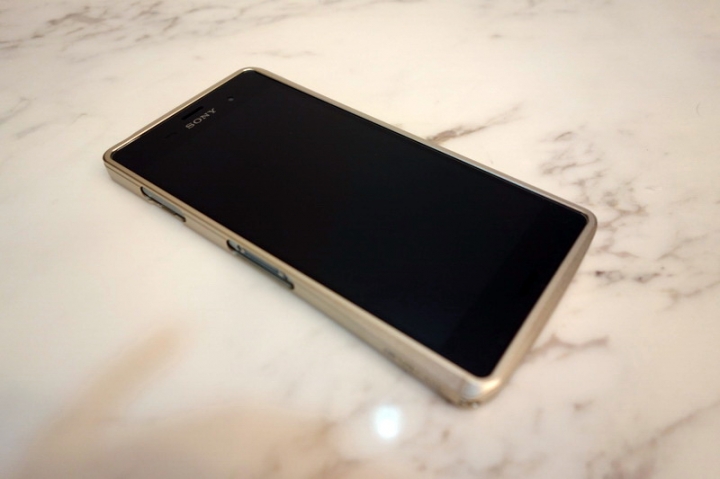 【簡單開箱】Devilcase 金色框 + Sony Xperia Z3 銀箔綠