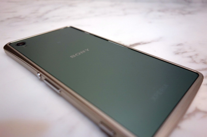 【簡單開箱】Devilcase 金色框 + Sony Xperia Z3 銀箔綠