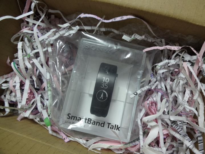 時尚簡約 科技?還是精品!?? 智慧型穿戴裝置新選擇 SONY SmartBand Talk