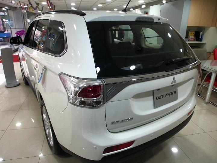 一種動力,一個世代,這裡雖然沒有PHEV,但鑑賞Outlander也是一定要的 | 匯豐景美所 Outlander賞車心得