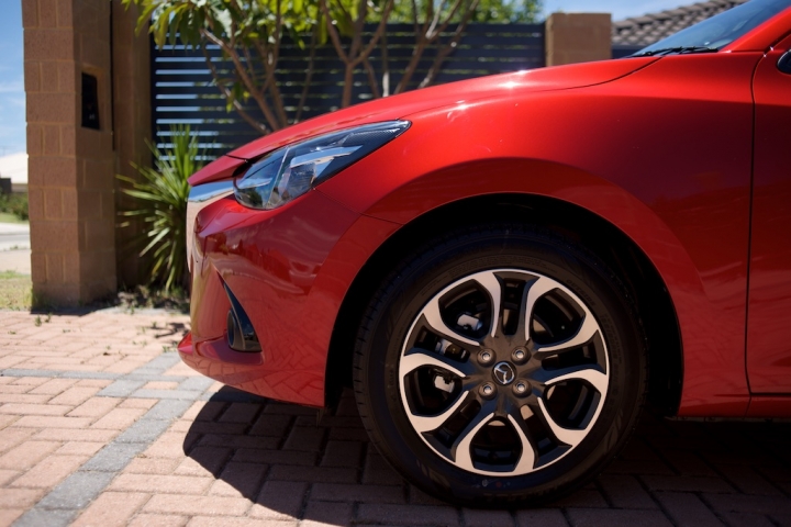 2014 All New Mazda 2 Genki 魂動紅 開箱