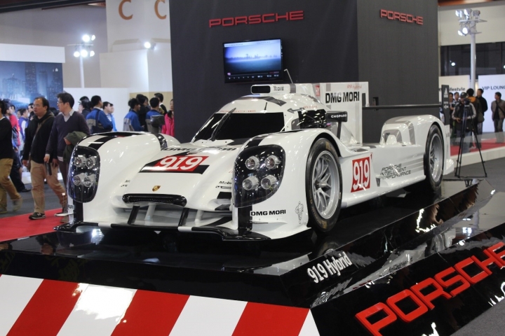 2014台北辣妹展,順便看看車;綜合評比:福特勝!!!