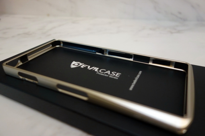 【簡單開箱】Devilcase 金色框 + Sony Xperia Z3 銀箔綠