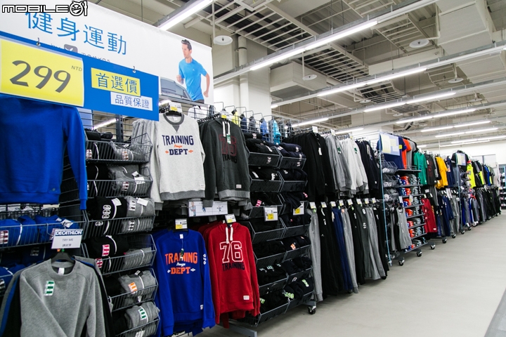 【採訪】1500坪的超大型平價運動商場 - 迪卡儂中和店正式開幕!