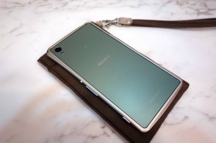 【簡單開箱】Devilcase 金色框 + Sony Xperia Z3 銀箔綠