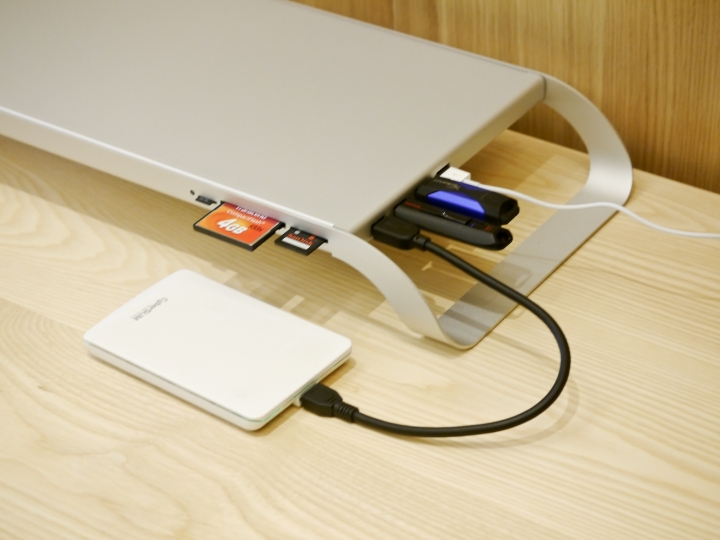 IPHONE 6 銀色與它的鋁質配件們共同開箱