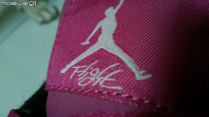 請問GIRLS AIR JORDAN 4真假