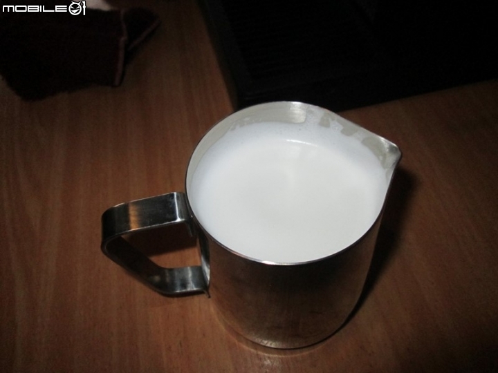 終於抓到打出綿密細緻奶泡的訣竅了--使用TSK-183