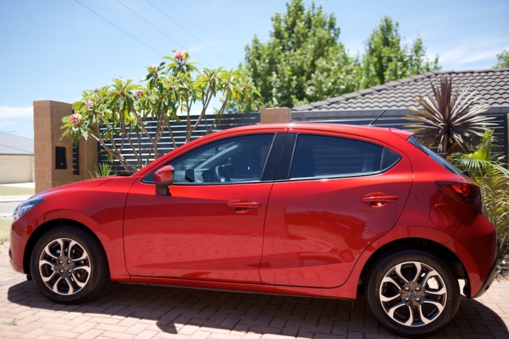2014 All New Mazda 2 Genki 魂動紅 開箱