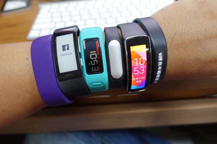 穿戴手環新選擇--SONY Smartband Talk