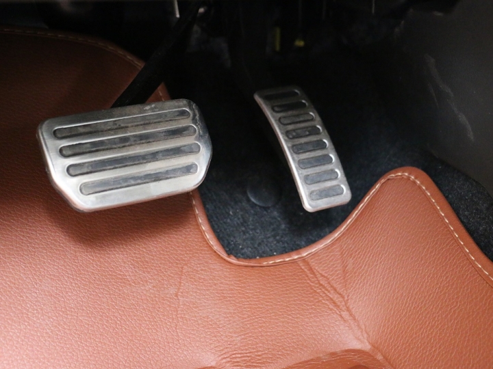 大陸 swift sport CVT開箱作業,圖片很多