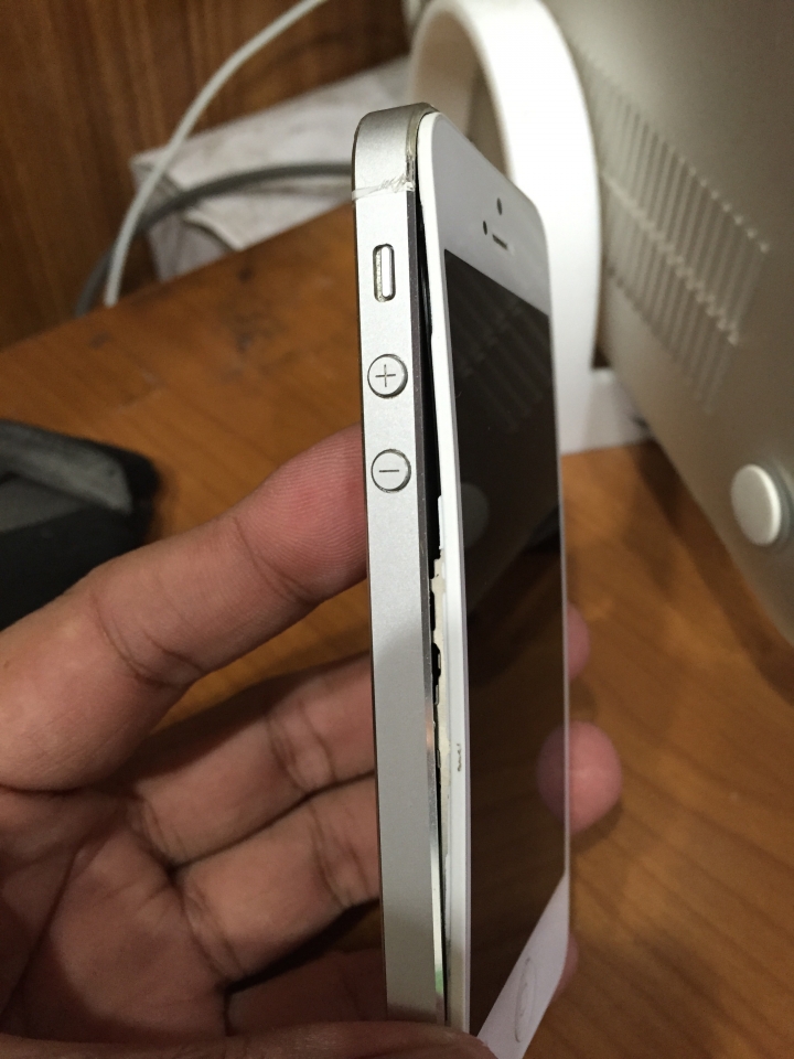 iphone 5 電池膨脹!!