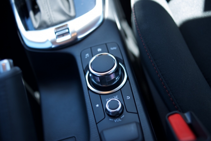 2014 All New Mazda 2 Genki 魂動紅 開箱