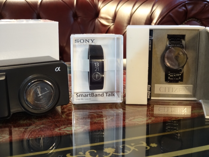 時尚簡約 科技?還是精品!?? 智慧型穿戴裝置新選擇 SONY SmartBand Talk