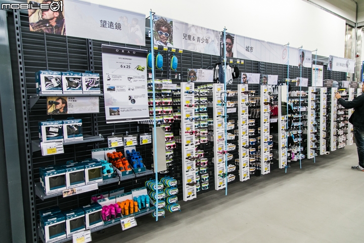 【採訪】1500坪的超大型平價運動商場 - 迪卡儂中和店正式開幕!