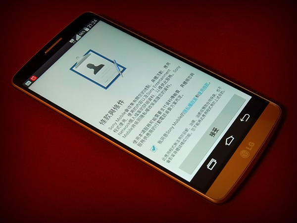 來自 星際效應後的時尚科技 SONY SMARTBAND TALK