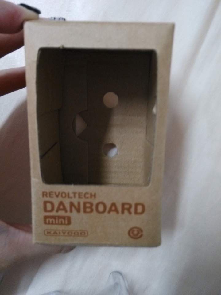 請問這阿愣是正版還仿製的?