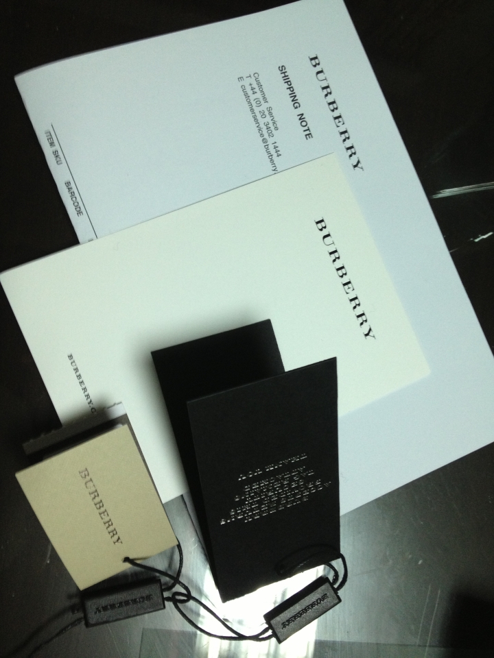 【開箱】Burberry Heritage系列經典款格紋圍巾