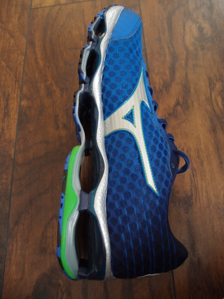 開箱 美津濃 wave prophecy 4