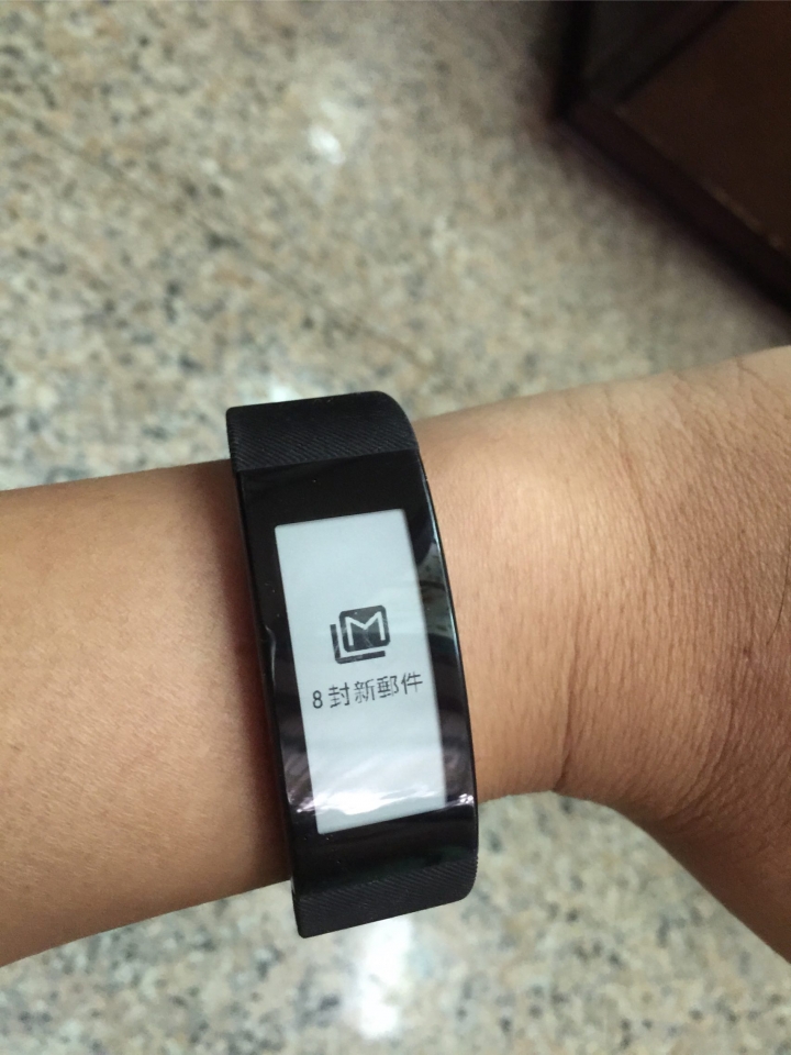 穿戴手環新選擇--SONY Smartband Talk