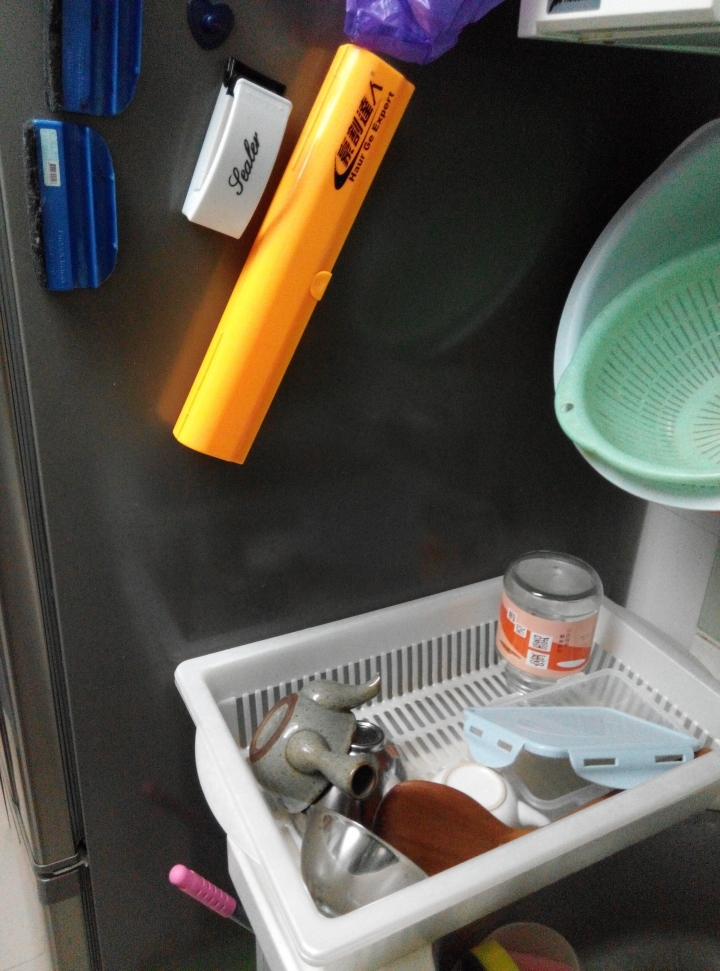 國際牌「不鏽鋼色」冰箱, 生鏽了!