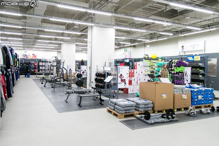 【採訪】1500坪的超大型平價運動商場 - 迪卡儂中和店正式開幕!