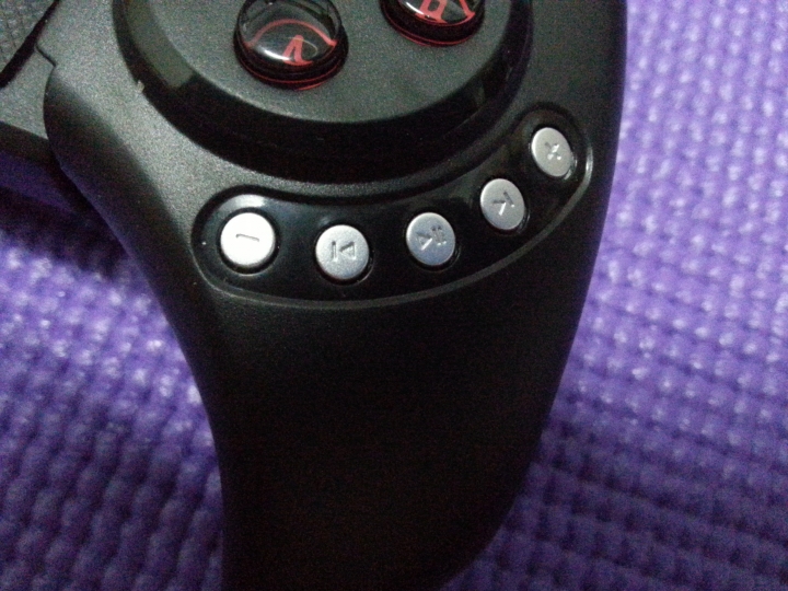 Tab4 7.0搭配 第四代ipega 9023藍芽手把