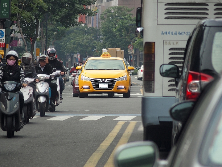 油價通通跌破30元,Luxgen S5小黃運將應該更高興。