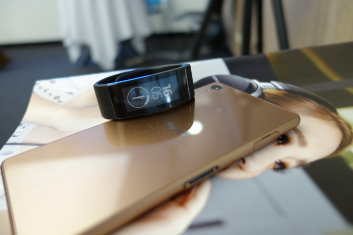 【開箱】實踐智慧生活,簡約時尚的延伸!SONY Smartband Talk SWR30 智慧手環簡易開箱