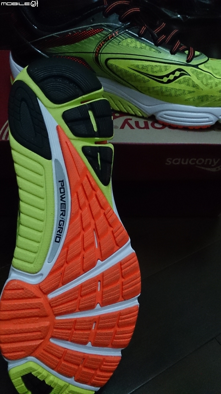很不專業的saucony開箱囉