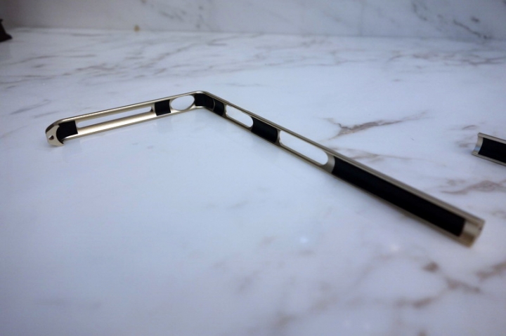 【簡單開箱】Devilcase 金色框 + Sony Xperia Z3 銀箔綠